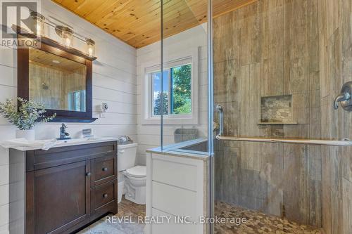 241 Raby'S Shore Drive, Kawartha Lakes (Fenelon Falls), ON - Indoor Photo Showing Bathroom