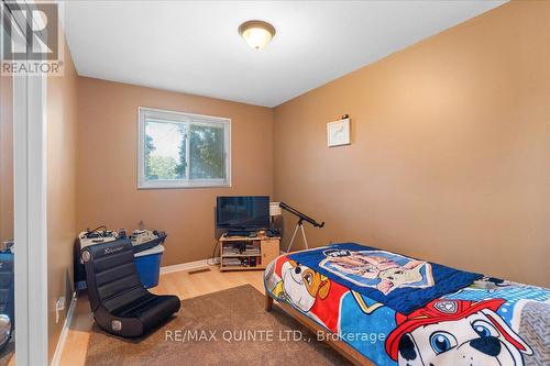 27 A Pepper Avenue, Belleville, ON - Indoor Photo Showing Bedroom