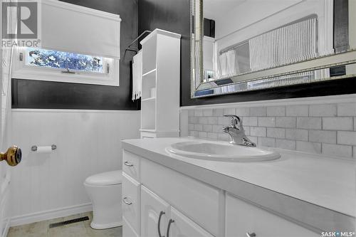 321 Durham Drive, Regina, SK - Indoor Photo Showing Bathroom