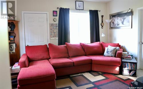 303 5Th Avenue E, Shellbrook, SK - Indoor Photo Showing Living Room