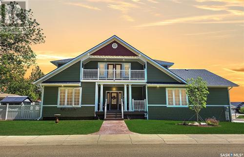 2 533 4Th Avenue Ne, Swift Current, SK - Outdoor With Balcony With Facade