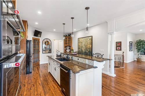 2 533 4Th Avenue Ne, Swift Current, SK - Indoor Photo Showing Kitchen