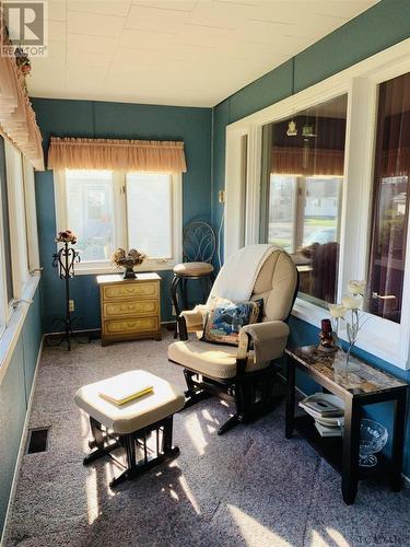 30 Aurora Ave, Kapuskasing, ON - Indoor Photo Showing Living Room