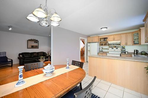 543 John Street N, Hamilton, ON - Indoor Photo Showing Kitchen