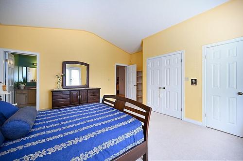 543 John Street N, Hamilton, ON - Indoor Photo Showing Bedroom