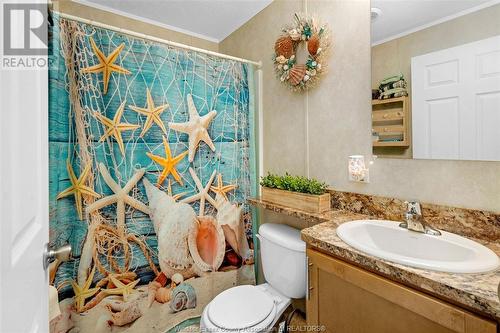 709 Heritage Road Unit# 15, Kingsville, ON - Indoor Photo Showing Bathroom