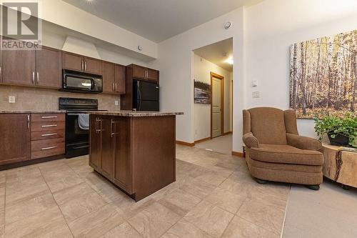 809 7Th  Avenue Unit# 211, Invermere, BC - Indoor Photo Showing Kitchen