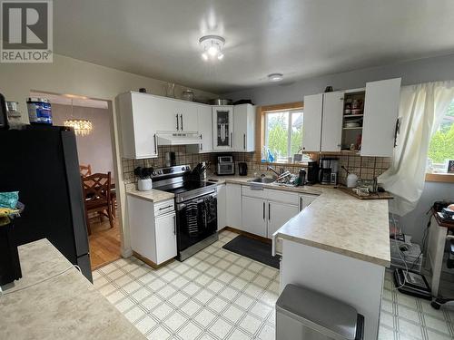 2039 Walnut Drive, Terrace, BC - Indoor Photo Showing Kitchen