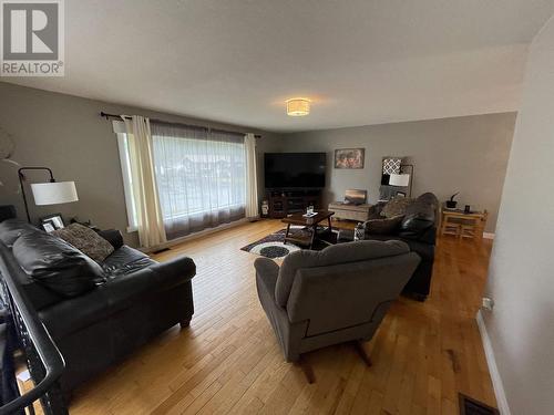 2039 Walnut Drive, Terrace, BC - Indoor Photo Showing Living Room