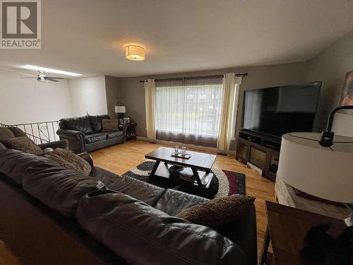 2039 Walnut Drive, Terrace, BC - Indoor Photo Showing Living Room