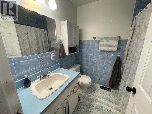 2039 Walnut Drive, Terrace, BC - Indoor Photo Showing Bathroom