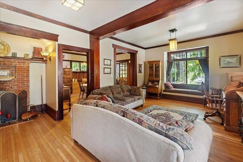 702 Mill Street, Nelson, BC - Indoor Photo Showing Living Room