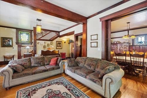 702 Mill Street, Nelson, BC - Indoor Photo Showing Living Room