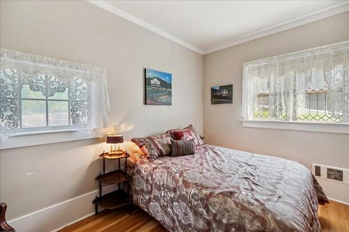 702 Mill Street, Nelson, BC - Indoor Photo Showing Bedroom