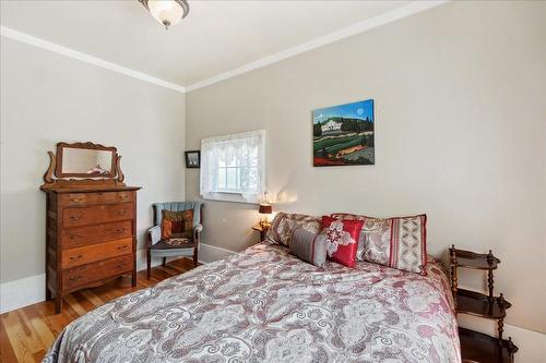 702 Mill Street, Nelson, BC - Indoor Photo Showing Bedroom