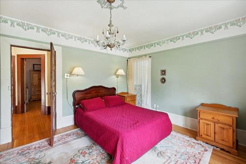 702 Mill Street, Nelson, BC - Indoor Photo Showing Bedroom