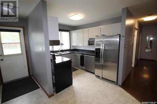 419 Railway Street, Eastend, SK - Indoor Photo Showing Kitchen