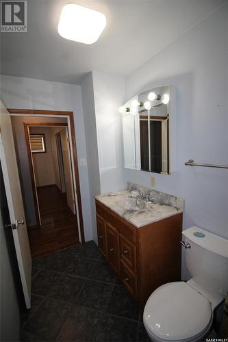 419 Railway Street, Eastend, SK - Indoor Photo Showing Bathroom