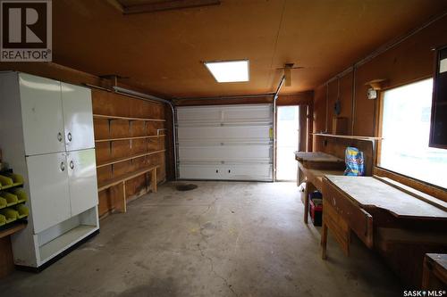 419 Railway Street, Eastend, SK - Indoor Photo Showing Garage