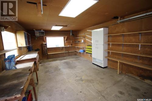 419 Railway Street, Eastend, SK - Indoor Photo Showing Garage