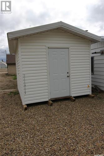 419 Railway Street, Eastend, SK - Outdoor With Exterior