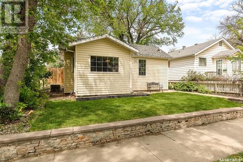 806 Stadacona Street W, Moose Jaw, SK - Outdoor