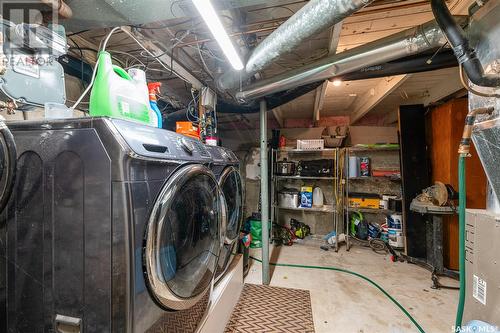 806 Stadacona Street W, Moose Jaw, SK - Indoor Photo Showing Laundry Room