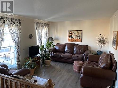 119 J.J. Thiessen Crescent, Saskatoon, SK - Indoor Photo Showing Living Room