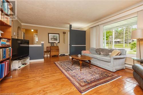 11 Robert Street, Sundridge, ON - Indoor Photo Showing Living Room With Fireplace