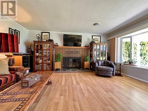 9405 Spartan Drive, Osoyoos, BC - Indoor Photo Showing Living Room With Fireplace