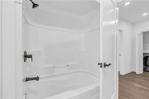 56 Frederick Avenue, Hamilton, ON - Indoor Photo Showing Bathroom