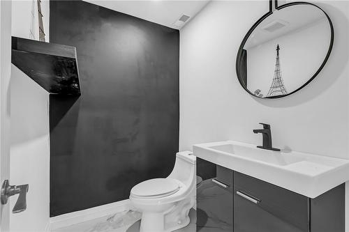 56 Frederick Avenue, Hamilton, ON - Indoor Photo Showing Bathroom