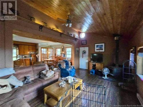 590 Route 636, Harvey, NB - Indoor Photo Showing Living Room