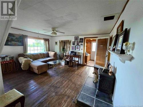 590 Route 636, Harvey, NB - Indoor Photo Showing Living Room