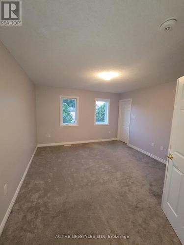 135 Stonebrook Way, Grey Highlands (Markdale), ON - Indoor Photo Showing Other Room