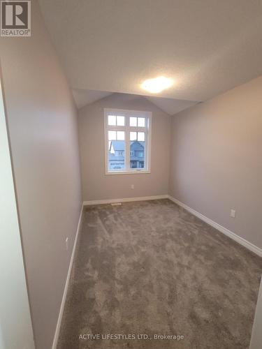 135 Stonebrook Way, Grey Highlands (Markdale), ON - Indoor Photo Showing Other Room