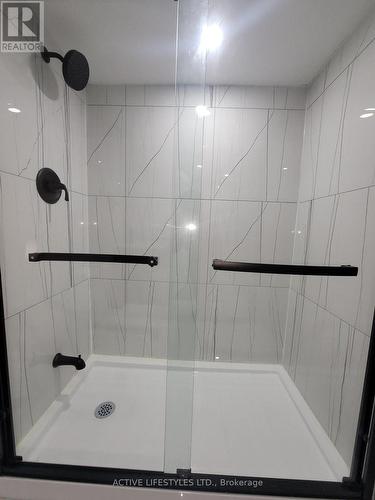 135 Stonebrook Way, Grey Highlands (Markdale), ON - Indoor Photo Showing Bathroom