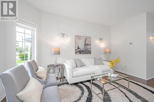 3120 Wrigglesworth Crescent, Mississauga, ON - Indoor Photo Showing Living Room