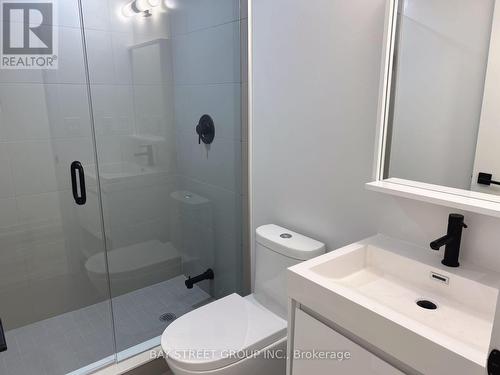 306 - 2 Augusta Avenue, Toronto, ON - Indoor Photo Showing Bathroom