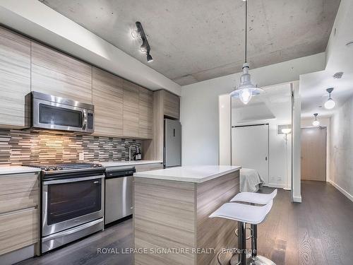 318-111 Bathurst St, Toronto, ON - Indoor Photo Showing Kitchen With Stainless Steel Kitchen With Upgraded Kitchen