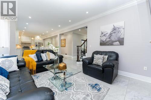 1 Casa Lane, Brampton, ON - Indoor Photo Showing Living Room