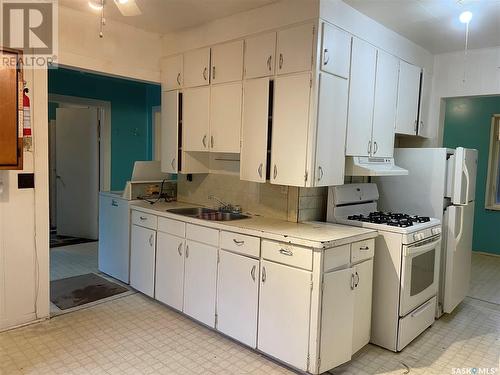 618 3Rd Avenue W, Meadow Lake, SK - Indoor Photo Showing Kitchen