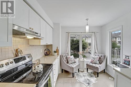 551 Pharo Point, Milton, ON - Indoor Photo Showing Kitchen