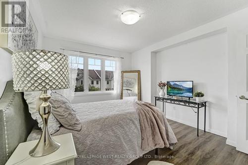 551 Pharo Point, Milton, ON - Indoor Photo Showing Bedroom