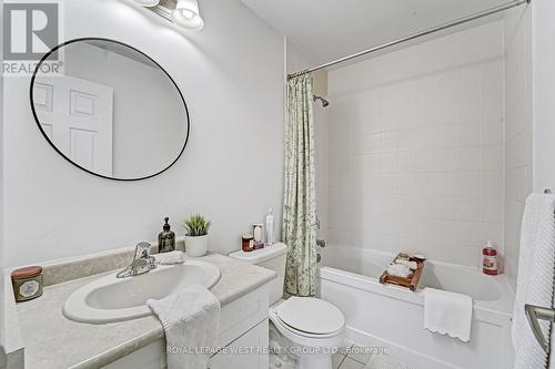 551 Pharo Point, Milton, ON - Indoor Photo Showing Bathroom