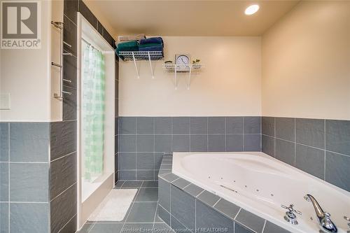 7205 Walker, Tecumseh, ON - Indoor Photo Showing Bathroom