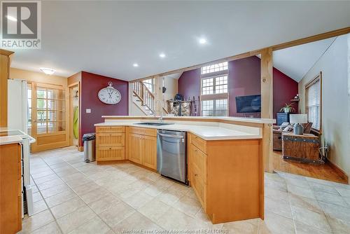 7205 Walker, Tecumseh, ON - Indoor Photo Showing Kitchen