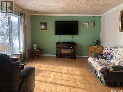 251 Northern Avenue, Canora, SK - Indoor Photo Showing Living Room