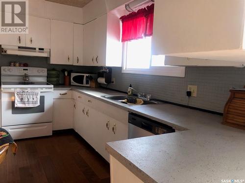 251 Northern Avenue, Canora, SK - Indoor Photo Showing Kitchen With Double Sink