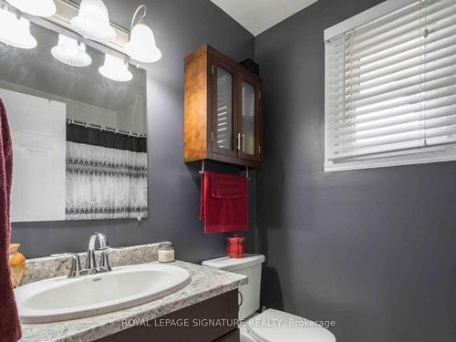 45 Gilbert St, Belleville, ON - Indoor Photo Showing Bathroom